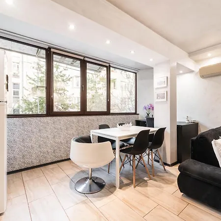 شقة Aquamarine 2 فارنا